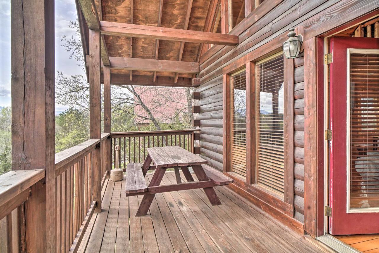 Mountain Pool Lodge Sevierville Cabin With Hot Tub Pigeon Forge Exterior foto